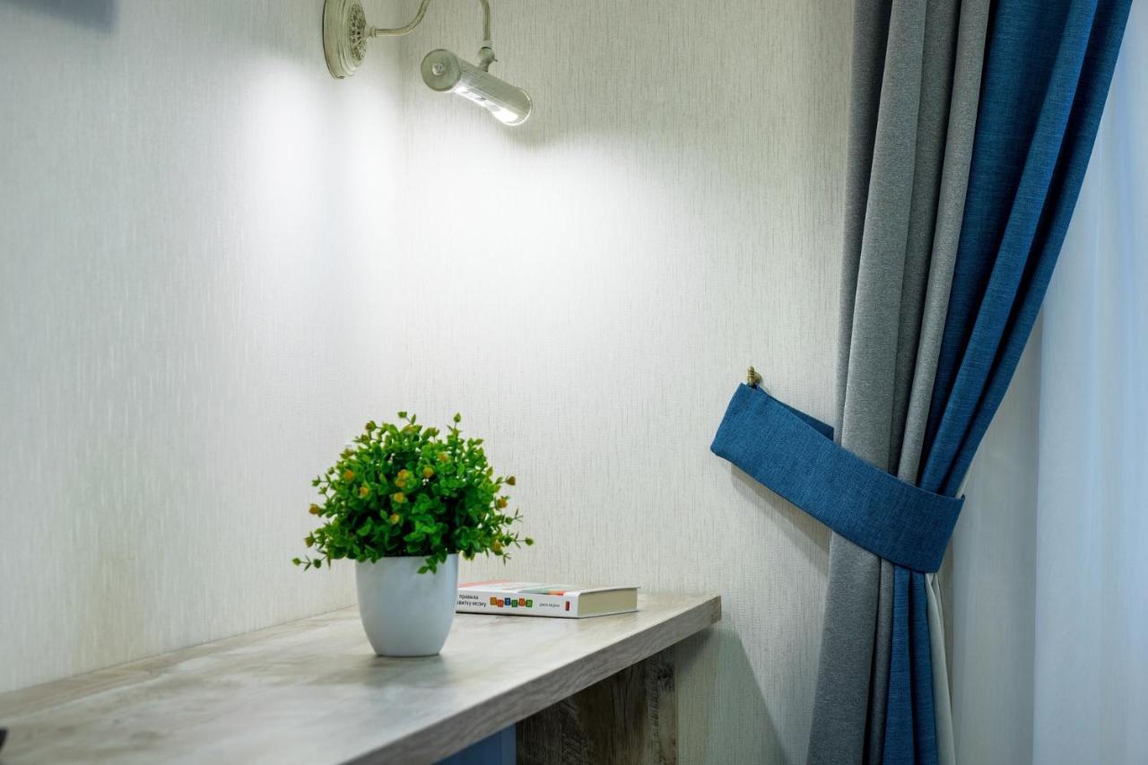 Mini Hotel Barvy Lvova On Horodotska St. エクステリア 写真