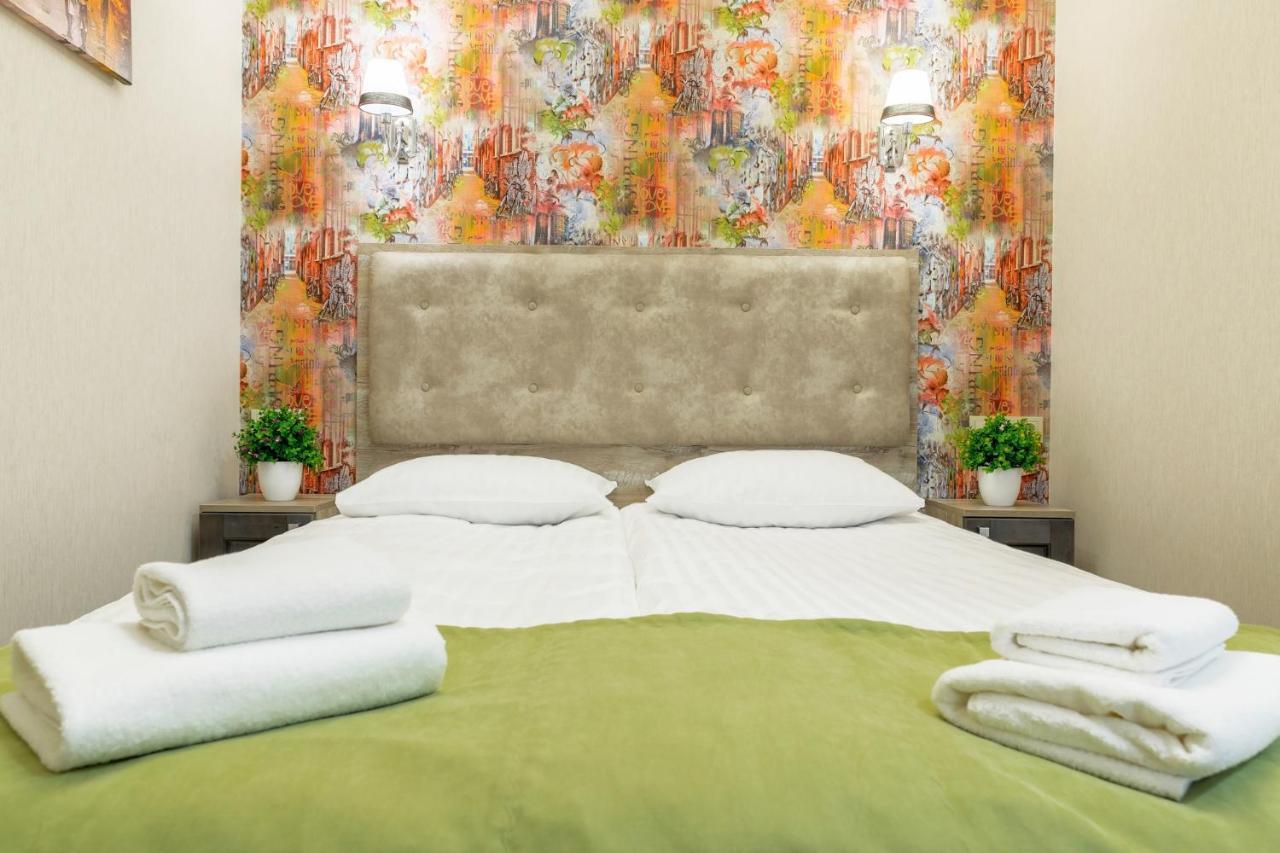 Mini Hotel Barvy Lvova On Horodotska St. エクステリア 写真