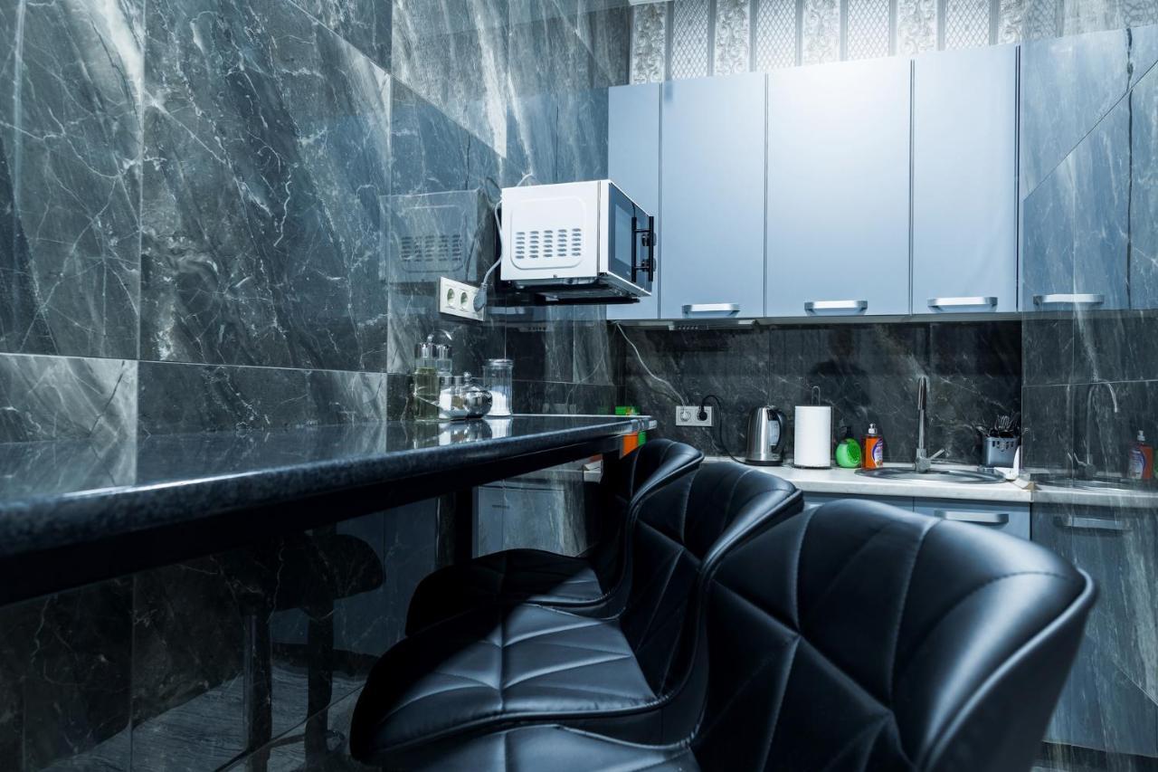Mini Hotel Barvy Lvova On Horodotska St. エクステリア 写真