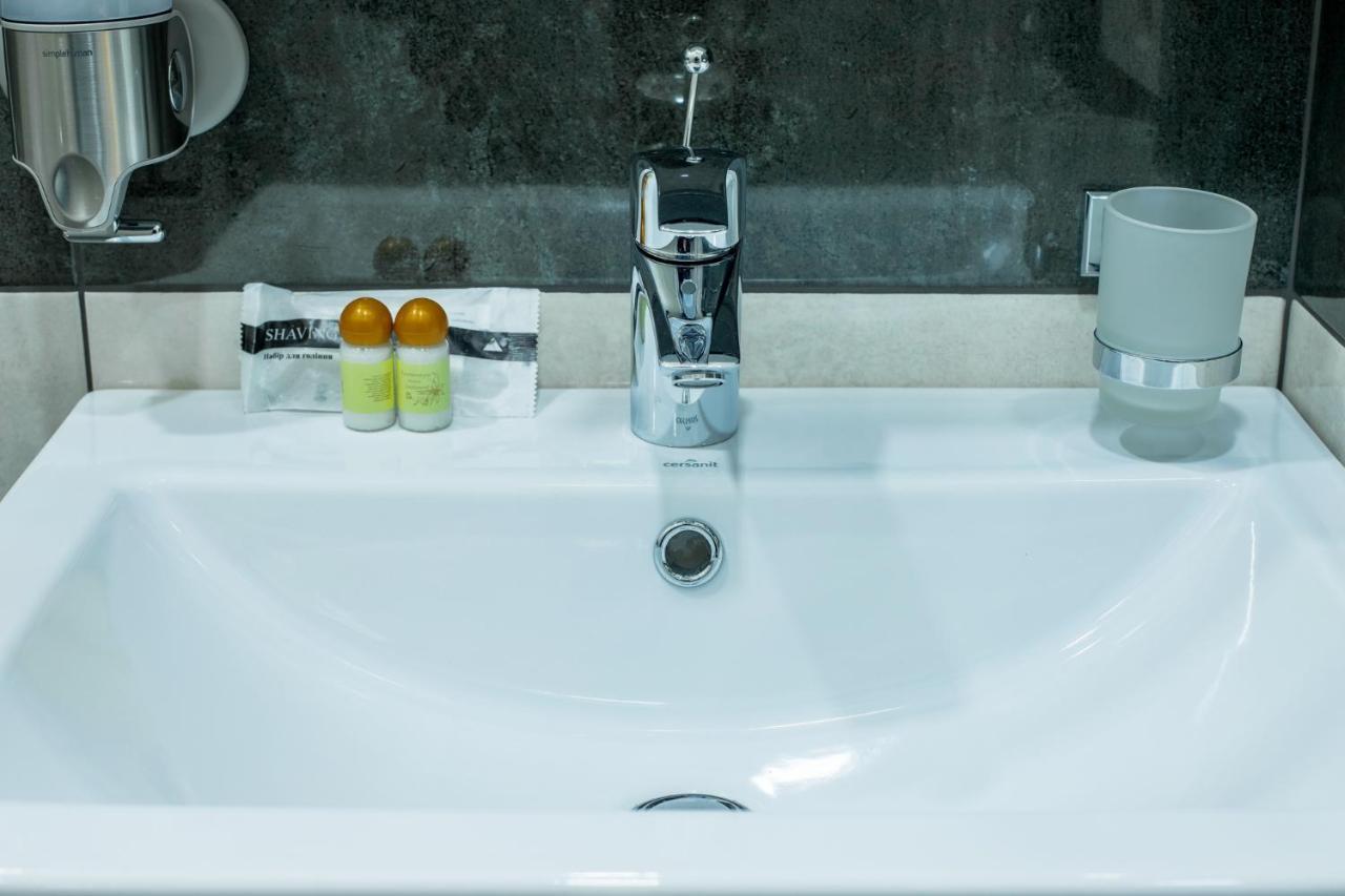 Mini Hotel Barvy Lvova On Horodotska St. エクステリア 写真