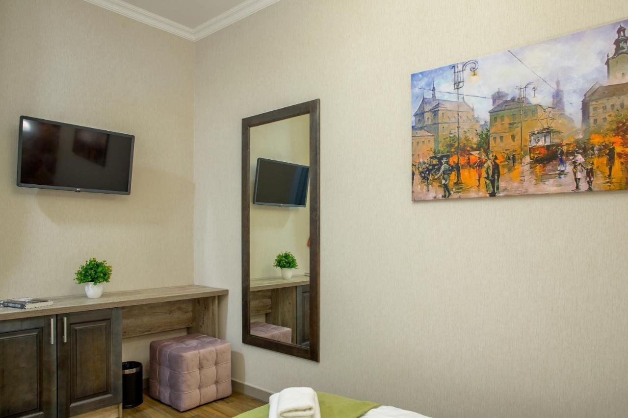 Mini Hotel Barvy Lvova On Horodotska St. エクステリア 写真